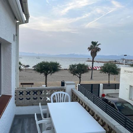 Apartamento En La Playa. Free Parking. Free Wifi L'Escala Exterior photo