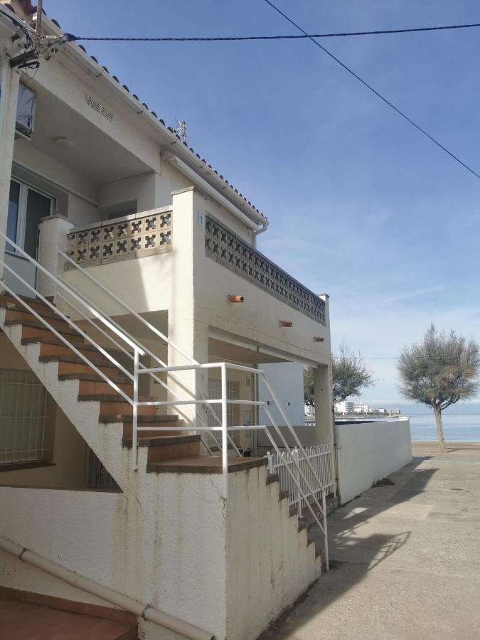 Apartamento En La Playa. Free Parking. Free Wifi L'Escala Exterior photo
