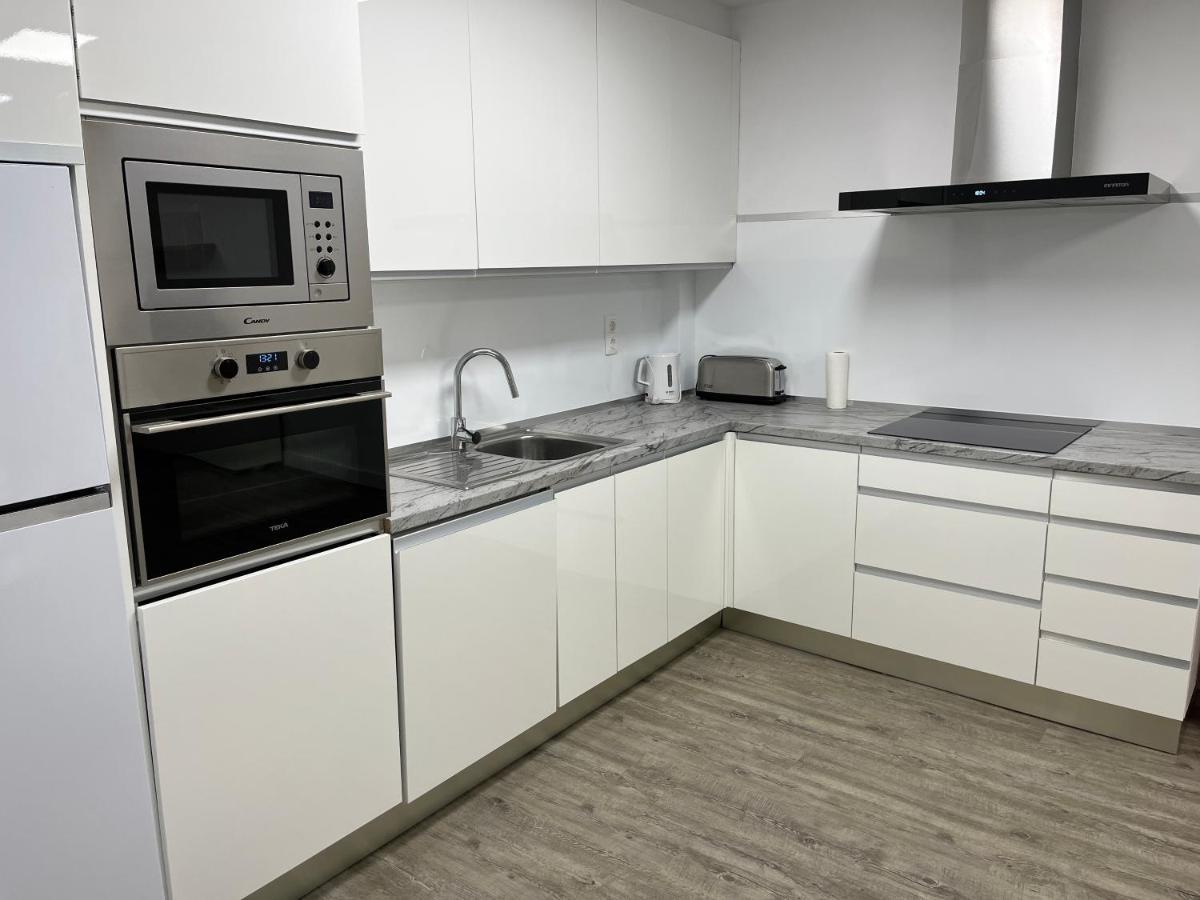 Apartamento En La Playa. Free Parking. Free Wifi L'Escala Exterior photo